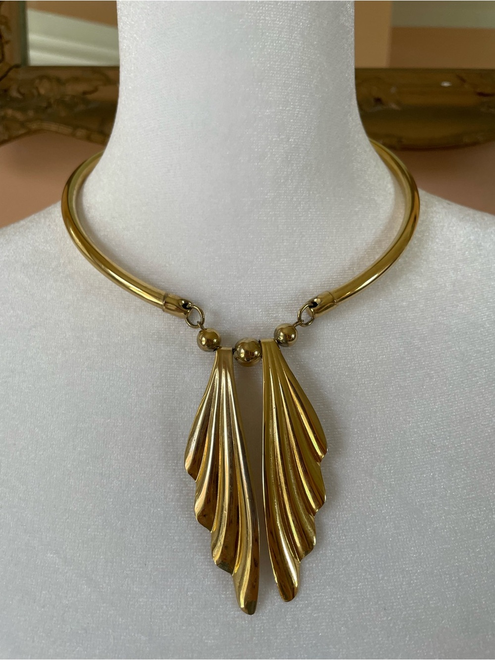 Vintage Signed Park Lane Sculptural Gold Wing Pendant Collar Necklace